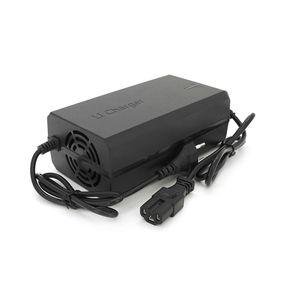 Зарядний пристрій Jinyi для акумуляторів Li-ion 60V(67.2V),16S,6A,штекер Triangle plug (T-tipe/IEC/C13 N+L-). з індикацією,BOX