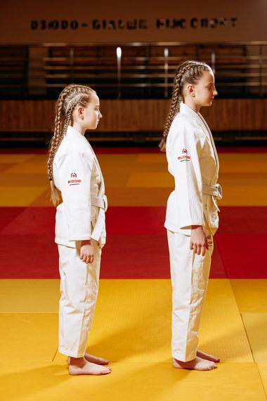 Біле дитяче кімоно для дівчаток, джиу-джитсу, TM BUDOGI, зріст 140 см, щільність 350 гр/м.кв. | Зображення 1