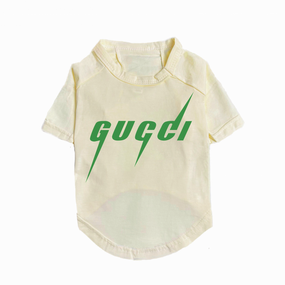 Брендовая футболка для собак Gucci с зеленой надписью на спинке, бежевая