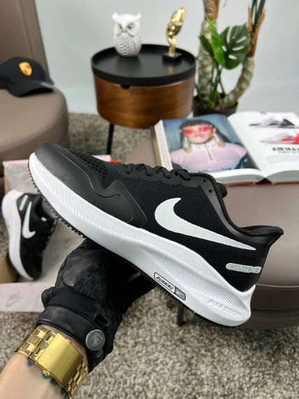 Мужские кроссовки Air Zoom Winflo 8 Shield Black White весна / літо / осінь A3639 44 28 см