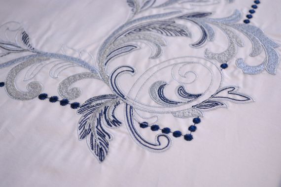 Комплект постельного белья Issimo  Embroidered Satin 200х220 см Voyant Blue | Зображення 1