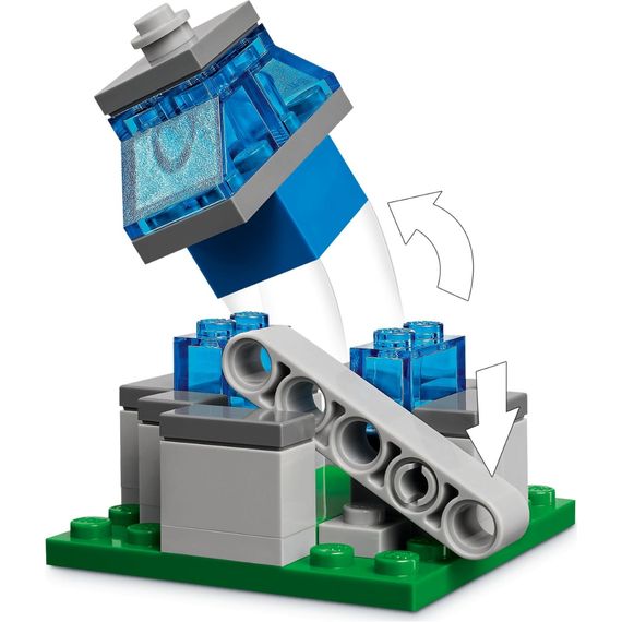 Конструктор LEGO Minecraft Напад на село з повітряною кулею Ґаст (21273) | Зображення 3