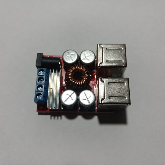 DC-DC понижающий преобразователь, Зарядка 12-24V / 4 x USB 5V 8A