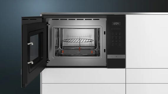 Мікрохвильова піч Siemens вбудована, 25л, електр. керув., 900Вт, гриль, дисплей, нержавіюча сталь (BE555LMS0) | Зображення 4