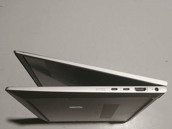 Ультрабук Б-класс HP EliteBook 840 G8 / 14" (1366x768) TN / Intel Core i5-1145G7 (4 (8) ядра по 2.6 - 4.4 GHz) / 8 GB DDR4 / 120 GB SSD / Intel Iris Xe Graphics / WebCam / TouchID / Windows 11 б/у | Зображення 4