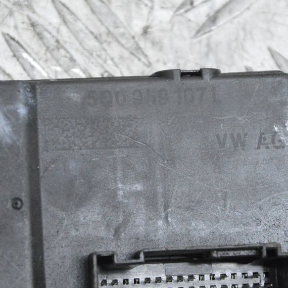 Блок керування кришкою багажника Volkswagen Atlas Passat B8 Tiguan 2014-2024 Фольксваген 5Q0959107L | Зображення 2