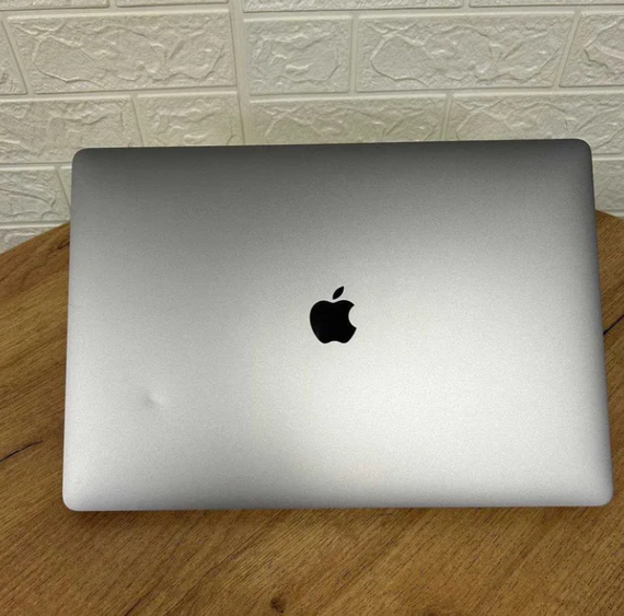 Ноутбук MacBook Pro 16 A2141 2019 i7 2,6GHz 16Gb SSD 512Gb Radeon 245циклів Б/В | Зображення 2