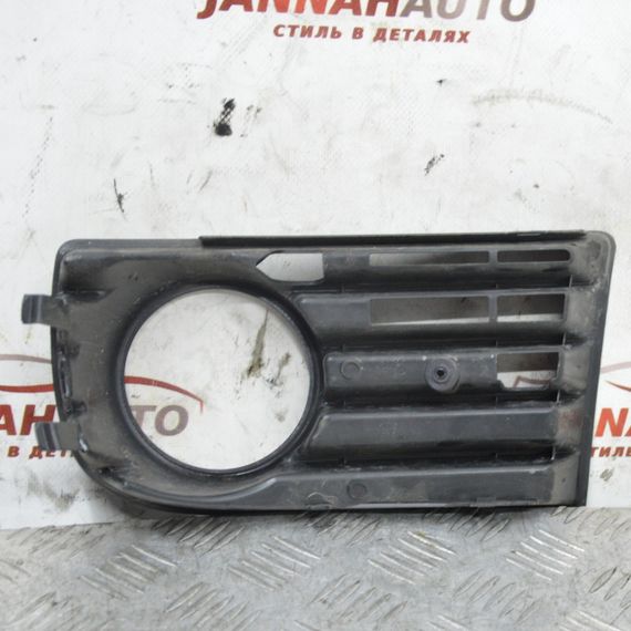 Решітка бампера права під протитуманну фару Volkswagen Golf V 2003-2008 Фольксваген Гольф 5 1K0853666B | Зображення 1