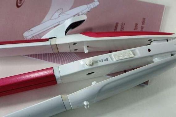 Стайлер для волос 3 в 1 Gemei/Geemy GM-1960 Pink Плойка | Гофре | Утюжок | Зображення 1