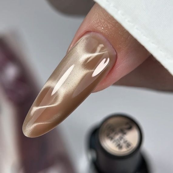 Гель-лак сатиновая кошка Crooz №02 Satin Cat (теплый шелково-карамельный) 8мл