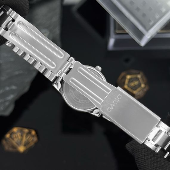 Жіночий годинник Casio LTP-V002D-1B | Зображення 6