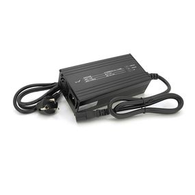 Зарядний пристрій для акумуляторів Li-ion 12V(12,6V),3S,15A,штекер Triangle plug (T-tipe/IEC/C13 N+L-), LED-індикація, 137x90x50mm