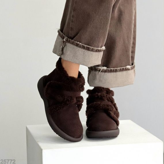 Удобные теплые замшевые зимние шоколадные ботинки на липучке | Зображення 4