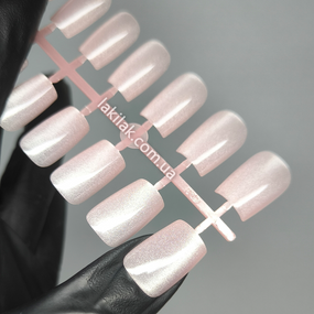 Гелевые типсы №4 нюдовый светоотражающий кошачий глаз (квадрат) 30шт