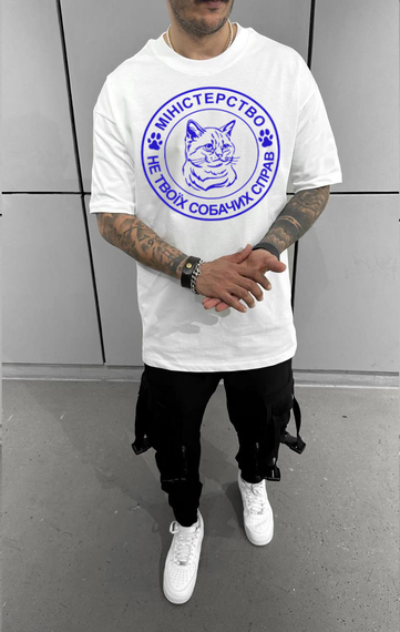 Футболка з мерчем