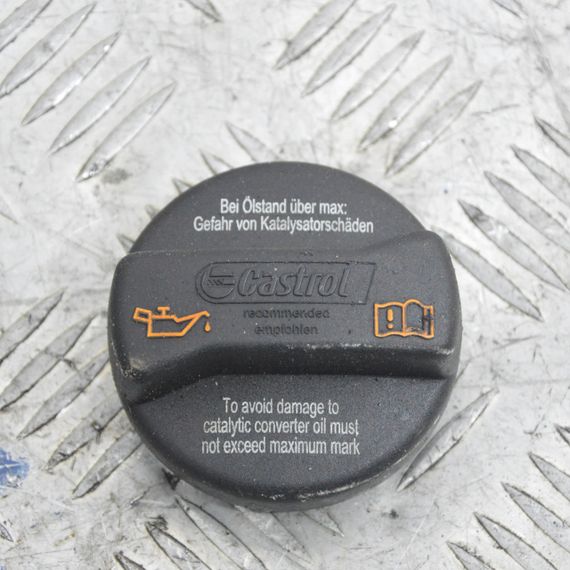 Кришка маслозаливної горловини 1.9 TDI Volkswagen Golf Caddy Кришка заливу масла Фольксваген Гольф 026103485L