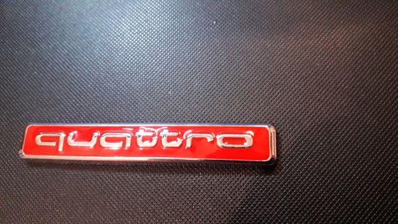 Шильд Quattro значок емблема прикраса шильдик для автомобіля авто червоний | Зображення 2
