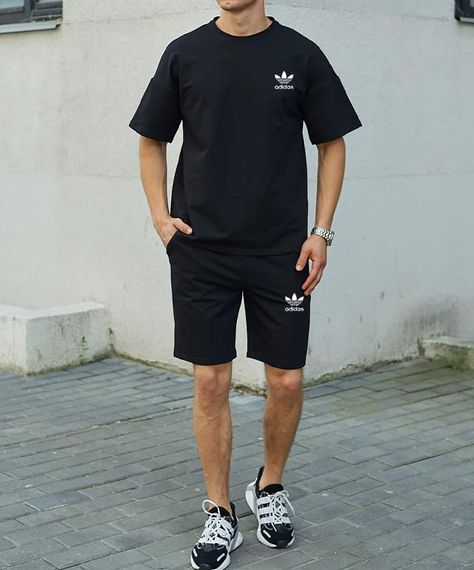 Мужской стильный летний костюм с футболкой и шортами, размер 46, цвет черный