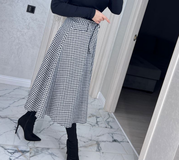 Женская свободная юбка гусиная лапка трапеция миди BU8777 цвет черно-белый, размер 50/52 | Зображення 3