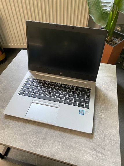 Ультрабук HP EliteBook 840 G6 / 14" (1920x1080) IPS / Intel Core i5-8265U (4 (8) ядра по 1.6 - 3.9 GHz) / 8 GB DDR4 / 256 GB SSD / Intel UHD Graphics 620 / WebCam / Win 10 б/в | Зображення 1
