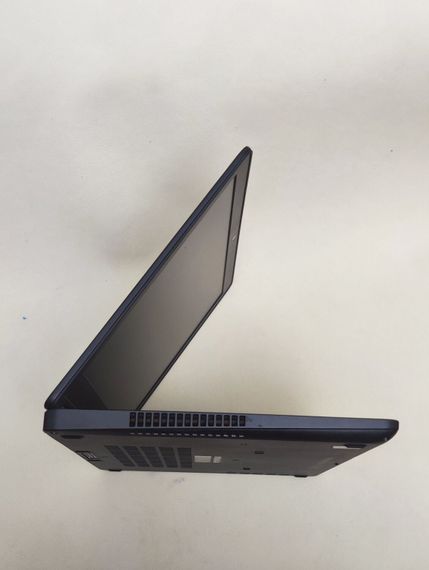 Мобильная рабочая станция Dell Precision 3510 / 15.6" (1366x768) TN / Intel Core i5-6300HQ (4 ядра по 2.3 - 3.2 GHz) / 8 GB DDR4 / 256 GB SSD / AMD FirePro W5130M, 2 GB GDDR5, 128-bit / WebCam б/у | Зображення 4