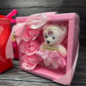 Подарунок-сюрприз "Троянди та Ведмедик" ароматне мило та м'яка іграшка, 14*14*5cm, 25-810