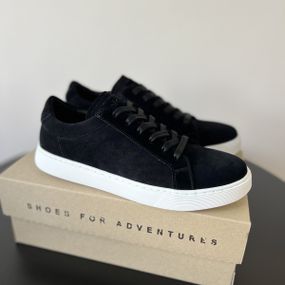 Стильні замшеві чорні кеди 43 розмір