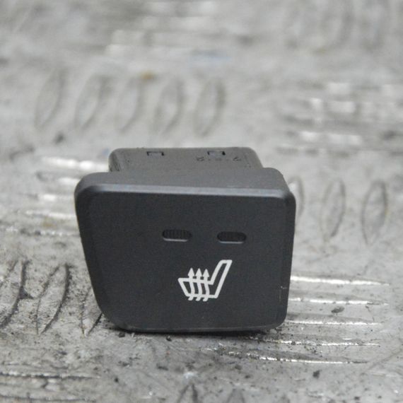 Кнопка підігріву сидіння Hyundai i30 2007-2012 Кнопка обігріву сидіння Хюндай ай30 71212