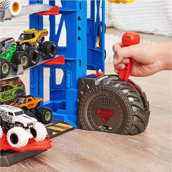 Spin Master Monster Jam Garage Playset and Storage. Гараж и трек для монстр-траков с лифтом, светом и звуками | Зображення 4
