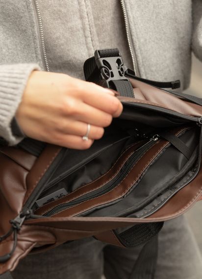 Большая женская поясная сумка бананка Sambag DynamicDart коричневая 38×21×7 см (80411020) | Зображення 6