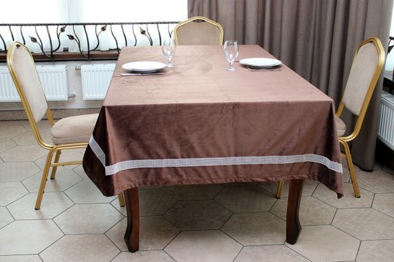 Скатертина Kayra оксамитова, однотонна 165х300 см Коричнева | Зображення 1