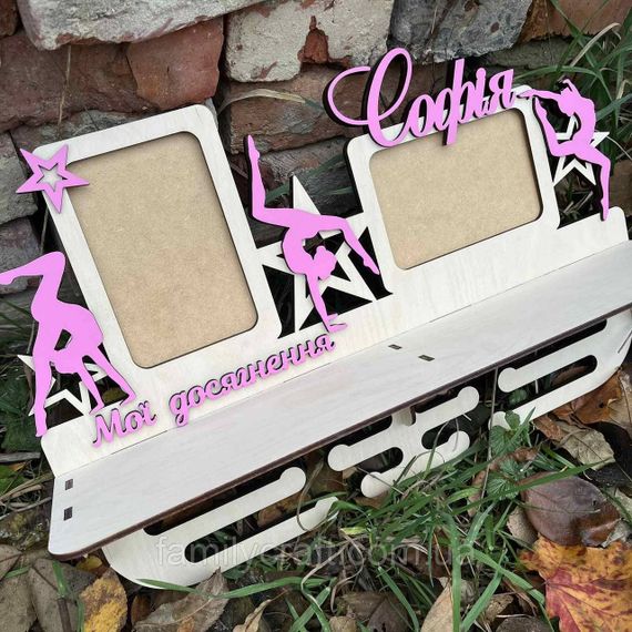 Медальница с фоторамкой и полкой для кубков Деревянный держатель для медалей Органайзер для наград | Зображення 3