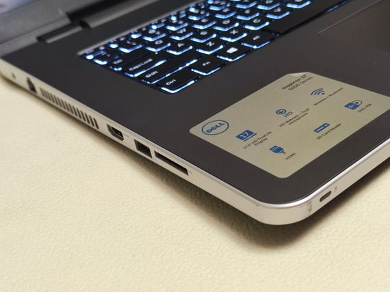 Ноутбук Dell Inspiron 17 5759 / 17.3" (1600x900) TN / Intel Core i5-6200U (2 (4) ядра по 2.3 - 2.8 GHz) / 8 GB DDR3 / 256 GB SSD / Intel HD Graphics 520 / WebCam / DVD-ROM б/у | Зображення 2