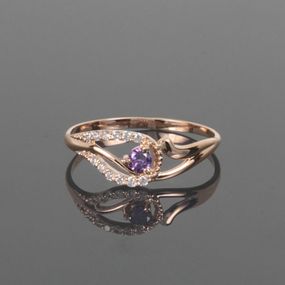 Кольцо из красного золота с аметистом 18.5