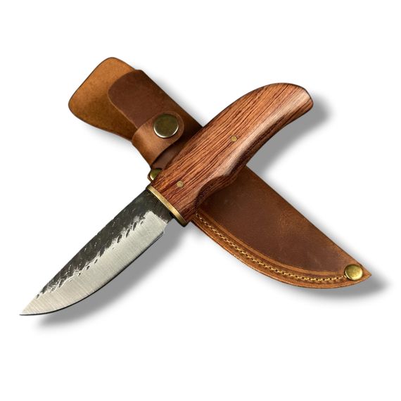 Нож охотничий «Икла Севера» с кожаным чехлом