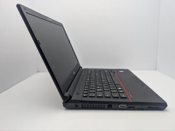 Ноутбук Fujitsu LifeBook E546 / 14" (1366x768) TN / Intel Core i5-6200U (2 (4) ядра по 2.3 - 2.8 GHz) / 8 GB DDR4 / 500 GB HDD / Intel HD Graphics 520 / WebCam б/у | Зображення 3