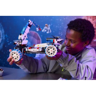 Конструктор LEGO Technic Місяцехід Lunar Outpost. Космічний корабель (42211) | Зображення 5
