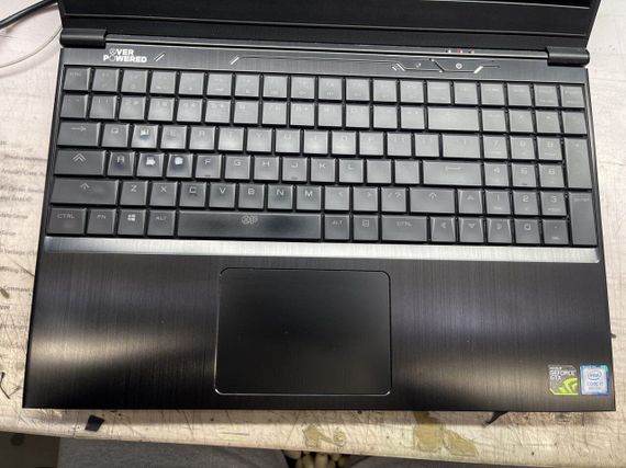 Игровой ноутбук Б-класс Overpowered OP-LP2 / 15.6" (1920x1080) IPS / Intel Core i7-8750H (6 (12) ядра по 2.2 - 4.1 GHz) / 16 GB DDR4 / 480 GB SSD / nVidia GeForce GTX 1060, 6 GB GDDR5, 192-bit / WebCam б/у + Подарок Беспроводная мышь HOCO GM28 | Зображення 5