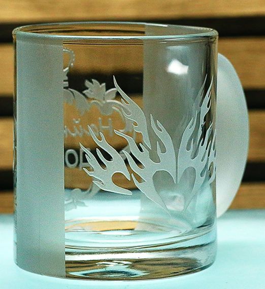 Чашка стеклянная Доченька с гравировкой кружка для дочери подарок на День рождения к празднику Именная чашка | Зображення 4