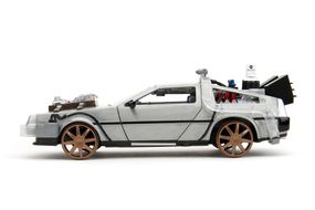 Игровая металлическая машинка Назад в будуйщее 3 Time machine с светодиодами