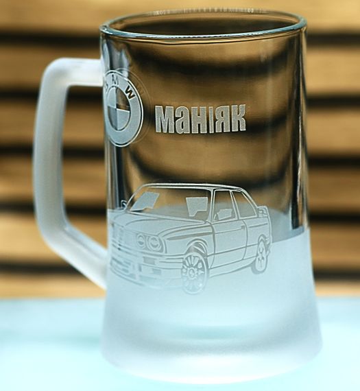 Пивний келих 670 мл з гравіюванням BMW M3 E30 подарунок для автолюбителя  кухоль для пива з логотипом авто | Зображення 2