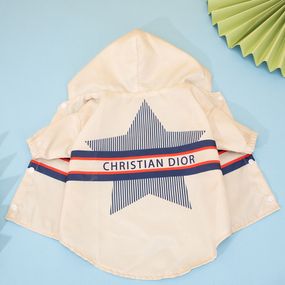 Брендовый дождевик для собак и котов Christian Dior со звездой на спине, с капюшоном, белый