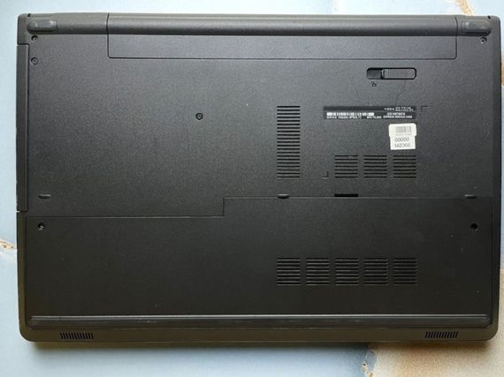 Игровой ноутбук Dell Inspiron 15-5559 (P51F) / 15.6" (1366х768) TN / Intel Core i7-6500U (2 (4) ядра по 2.5 - 3.1 GHz) / 8 GB DDR3 / 256 GB SSD / AMD Radeon R5 M335, 4 GB DDR3, 64-bit / WebCam б/у | Зображення 8