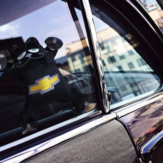 Іграшка кіт Саймона у машину з вишивкою Chevrolet шевроле чорний автомобілісту 01585