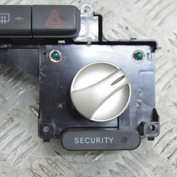 Кнопка аварійної сигналізації Toyota Yaris 1999-2003 Кнопка аварійки Тойота Яріс 758294 | Зображення 1