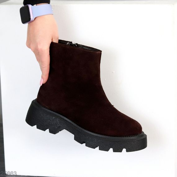 Шикарні зимові лаконічні черевики натуральна замша колір Шоколад 38