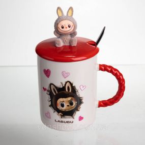 Чашка фарфоровая с крышкой и ложкой Labubu 300 (мл) подарочная кружка прикольная чашка для детей на подарок Красный FM-35D