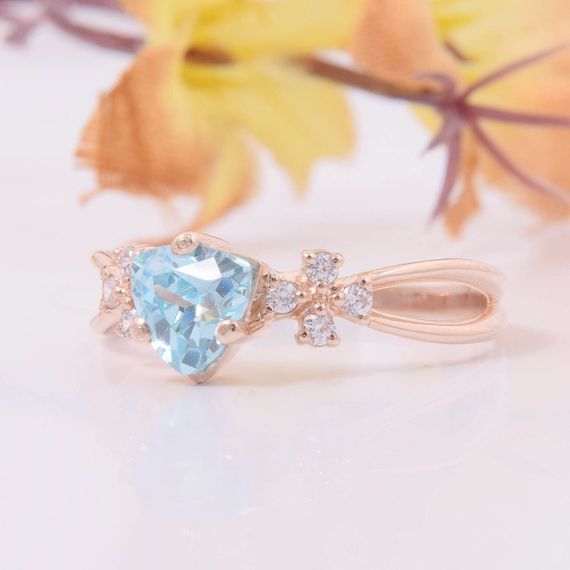 Кольцо из красного золота с топазом 17.5 | Зображення 1