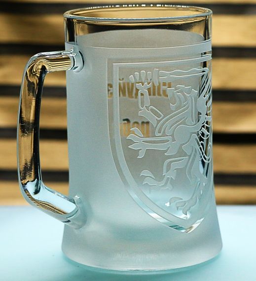 Подарочный бокал для пива  с гравировкой 670 мл лого шеврона 80 отдельная десантно-штурмовая бригада ДШВ | Зображення 1