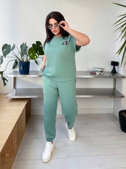 Женский спортивный костюм с лампасами штаны и футболка KF045 цвет оливковый, размер 48/50 | Зображення 3